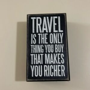 Travel decor